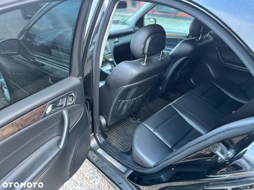 Mercedes-Benz Klasa C 180 Kompressor Automatik Avantgarde Sport Edition - 15