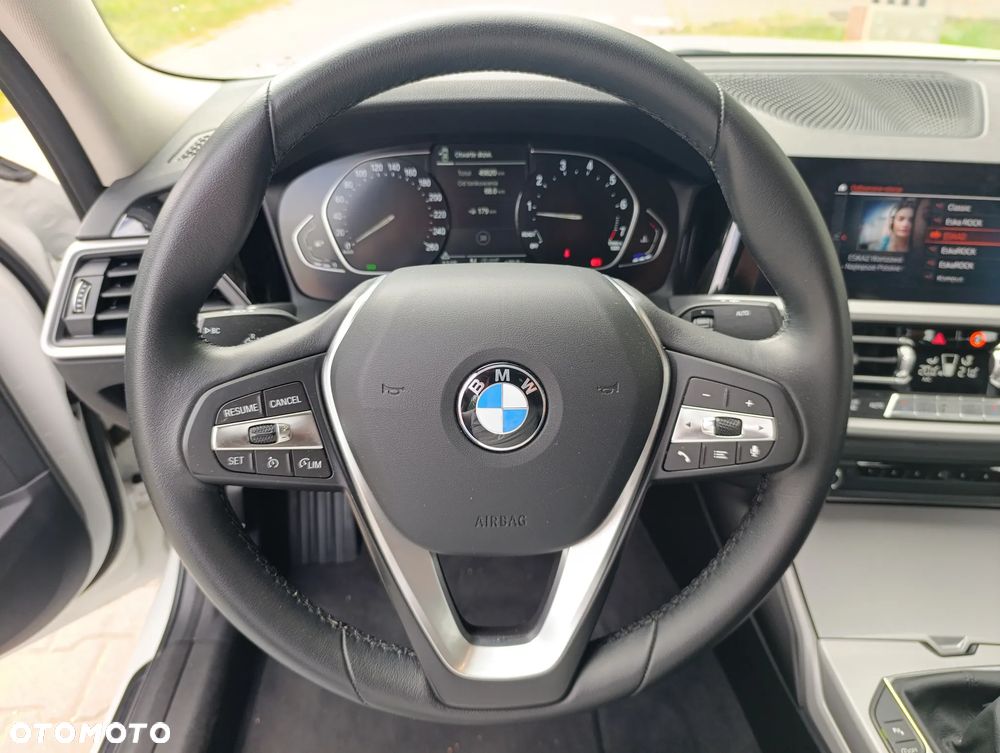 BMW Seria 3 318i Advantage - 22