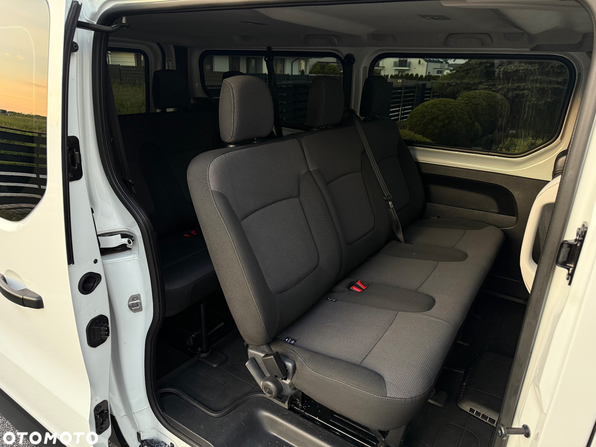 Renault Trafic 2.0 dCi L2H1 HD Extra (bryg.) - 25