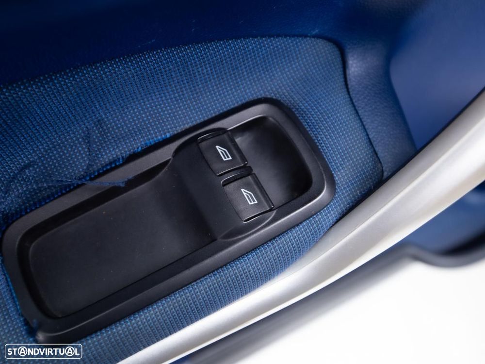 Ford Fiesta - 12
