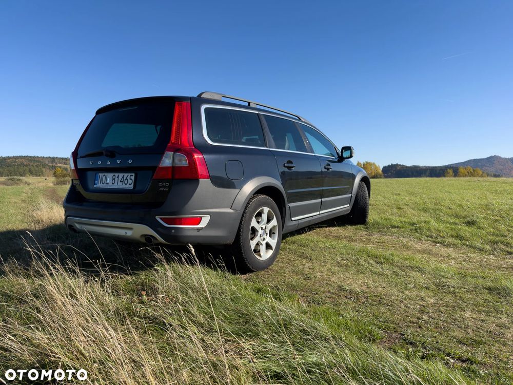 Volvo XC 70 2.4D AWD Momentum - 6