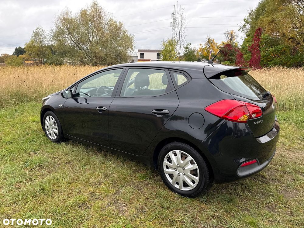 Kia Ceed - 4