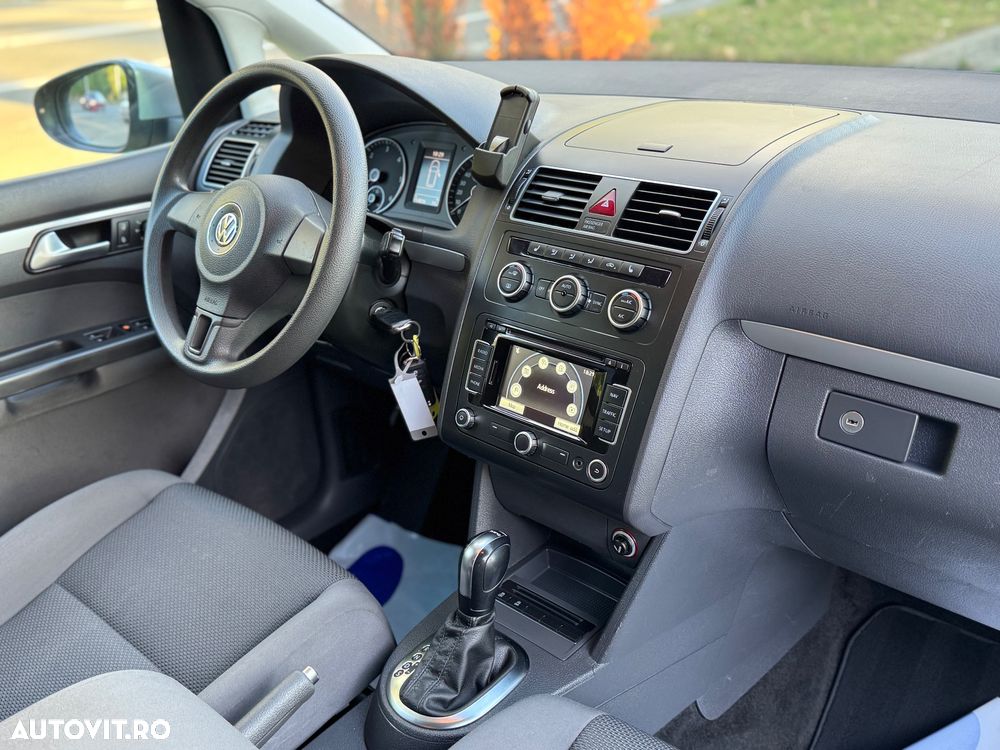 Volkswagen Touran - 5