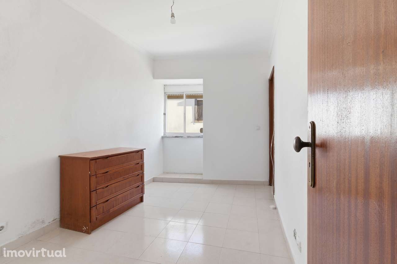 MORADIA T2 C/ LOGRADOURO EM VILA NOVA DA RAINHA - Grande imagem: 5/14