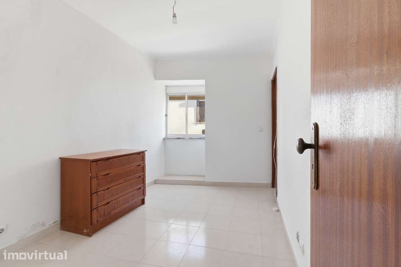 MORADIA T2 C/ LOGRADOURO EM VILA NOVA DA RAINHA - Grande imagem: 5/14