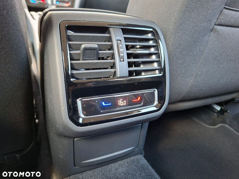 Volkswagen Passat - 17