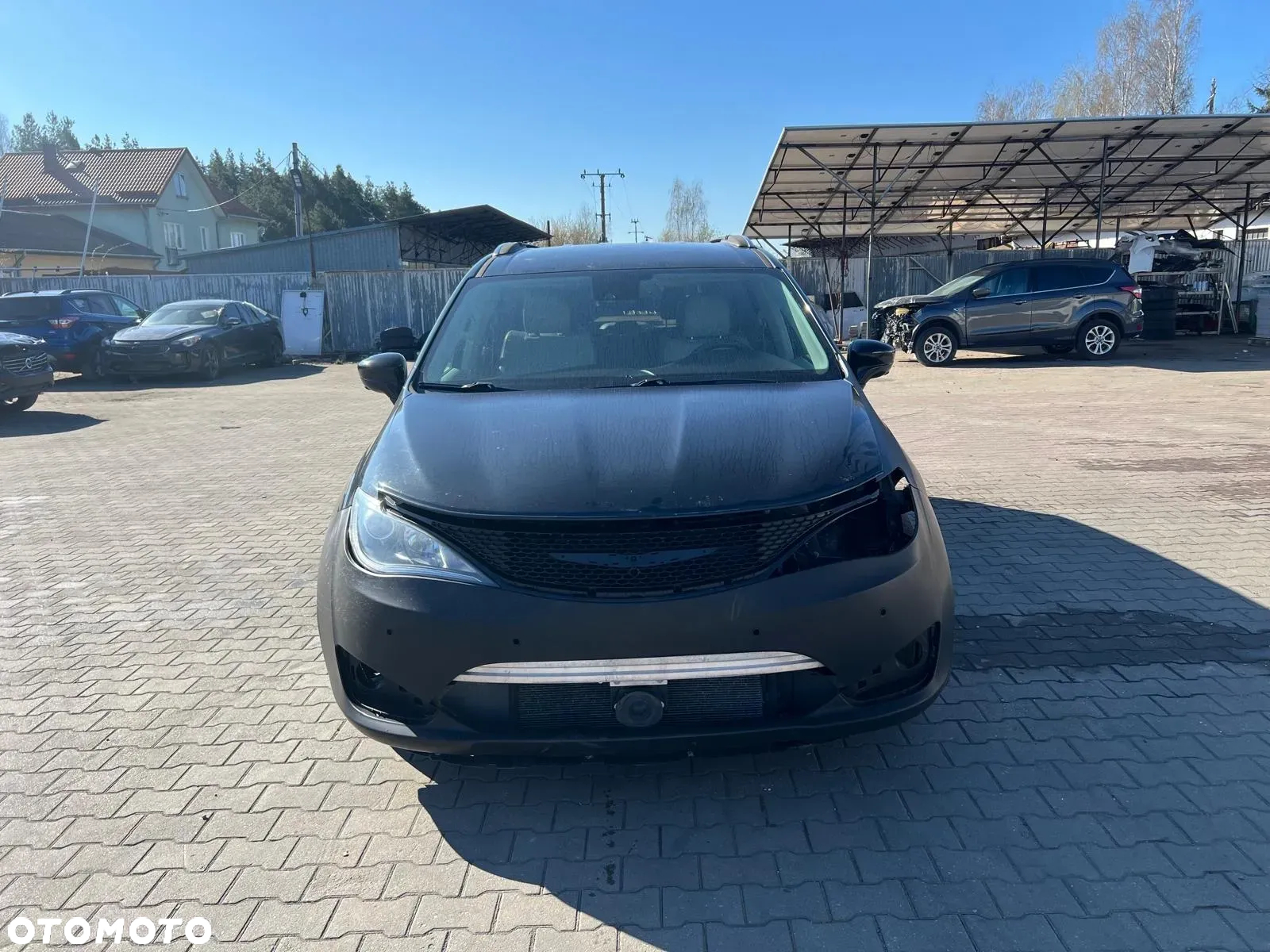 Chrysler Pacifica - 4