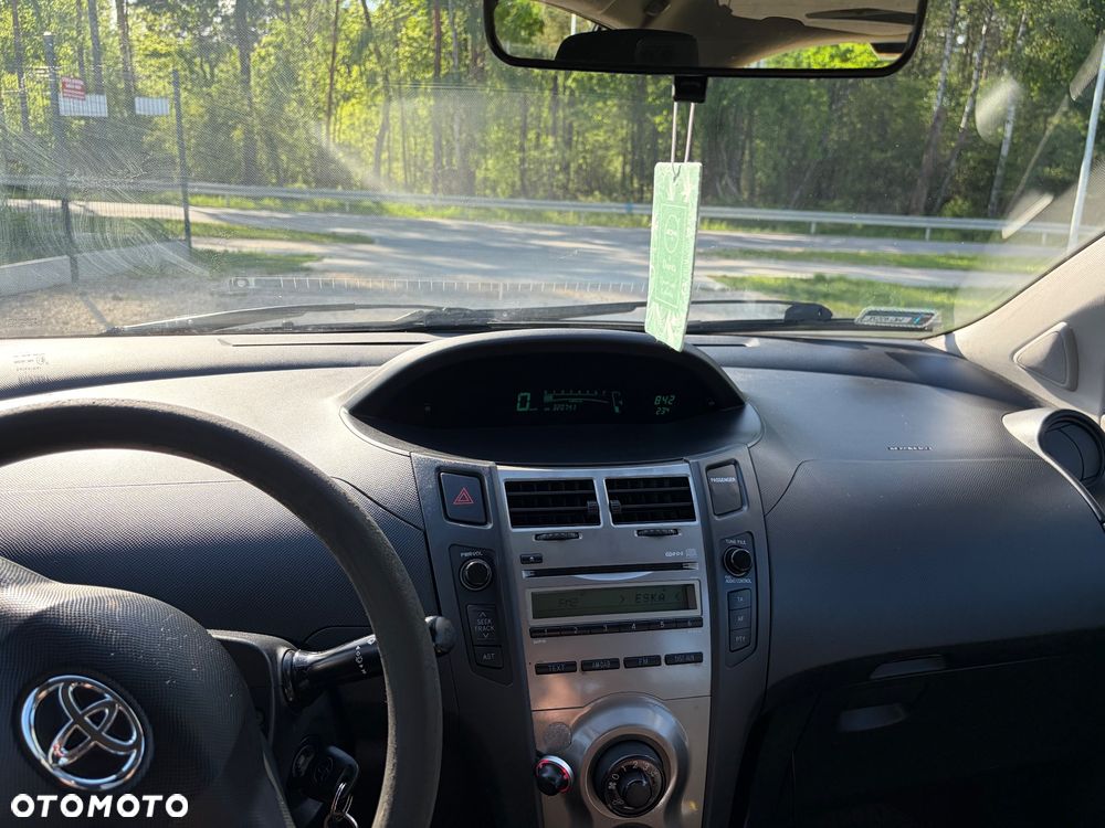 Toyota Yaris 1.0 Entry - 17