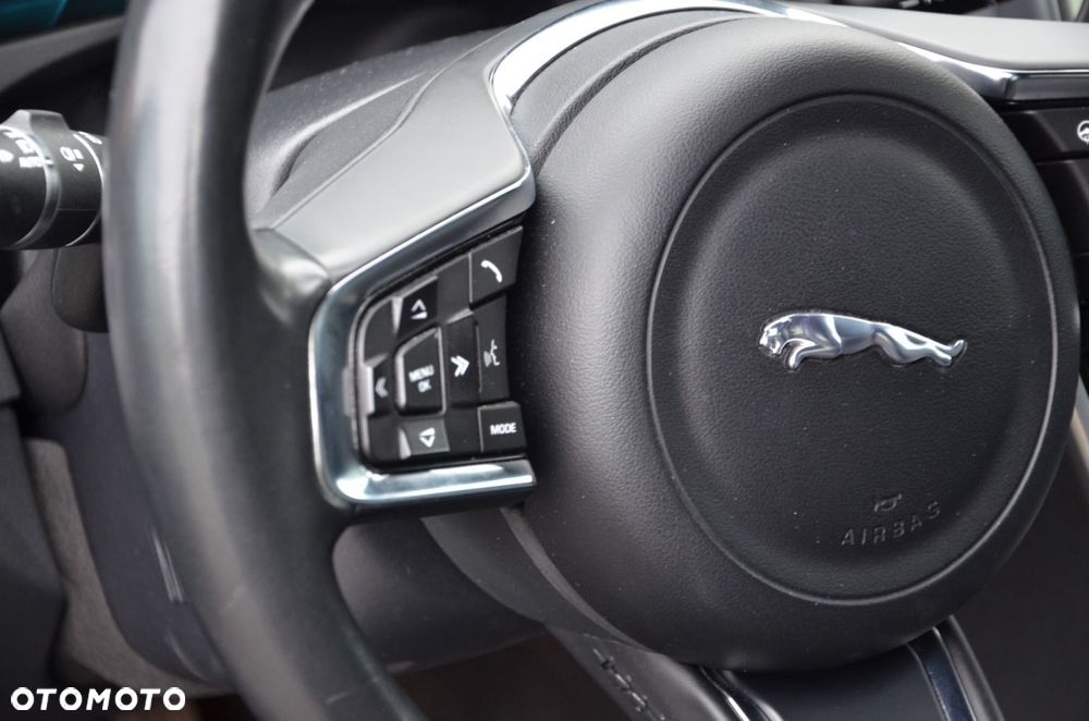 Jaguar XF 3.0 TDV6 R-Sport - 16