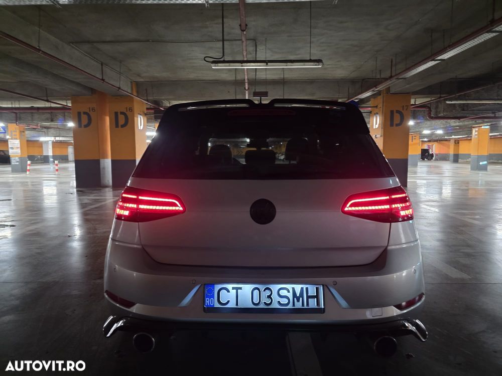 Volkswagen Golf - 11