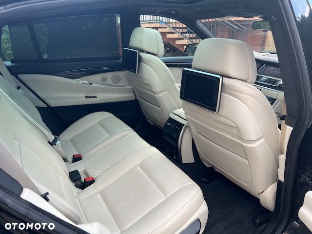 BMW Seria 5 530d xDrive - 7