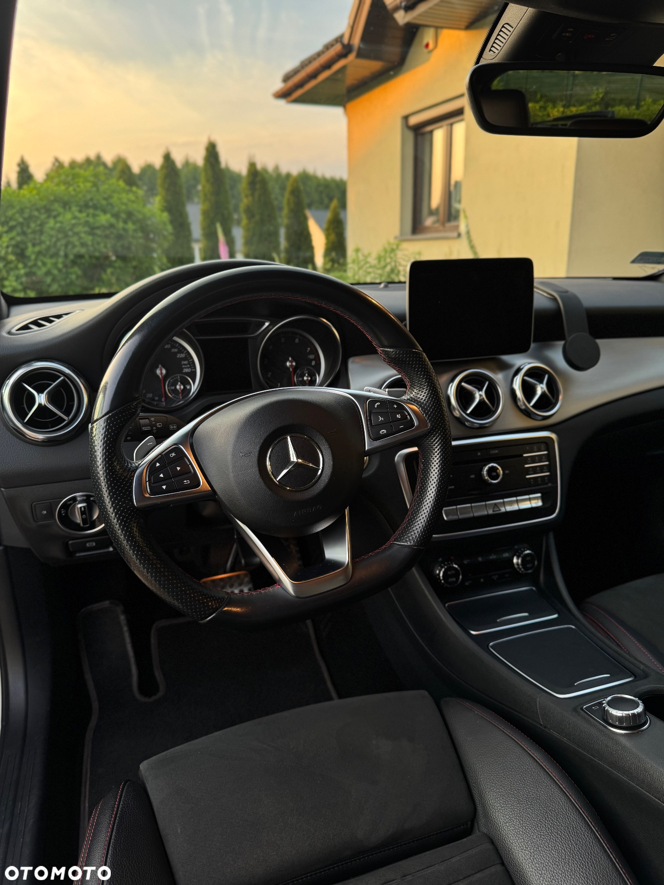 Mercedes-Benz GLA 200 7G-DCT AMG Line - 12