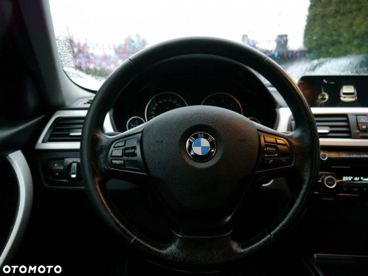 BMW Seria 3 318d Luxury Line - 15