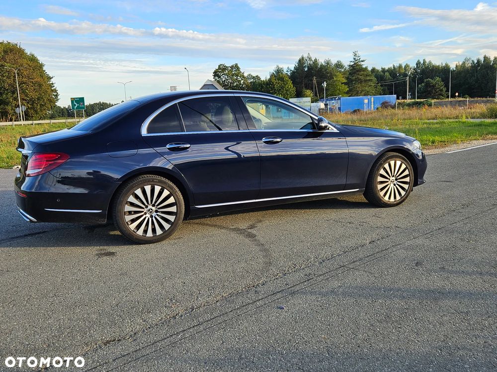 Mercedes-Benz E-Class 2017 photo 2