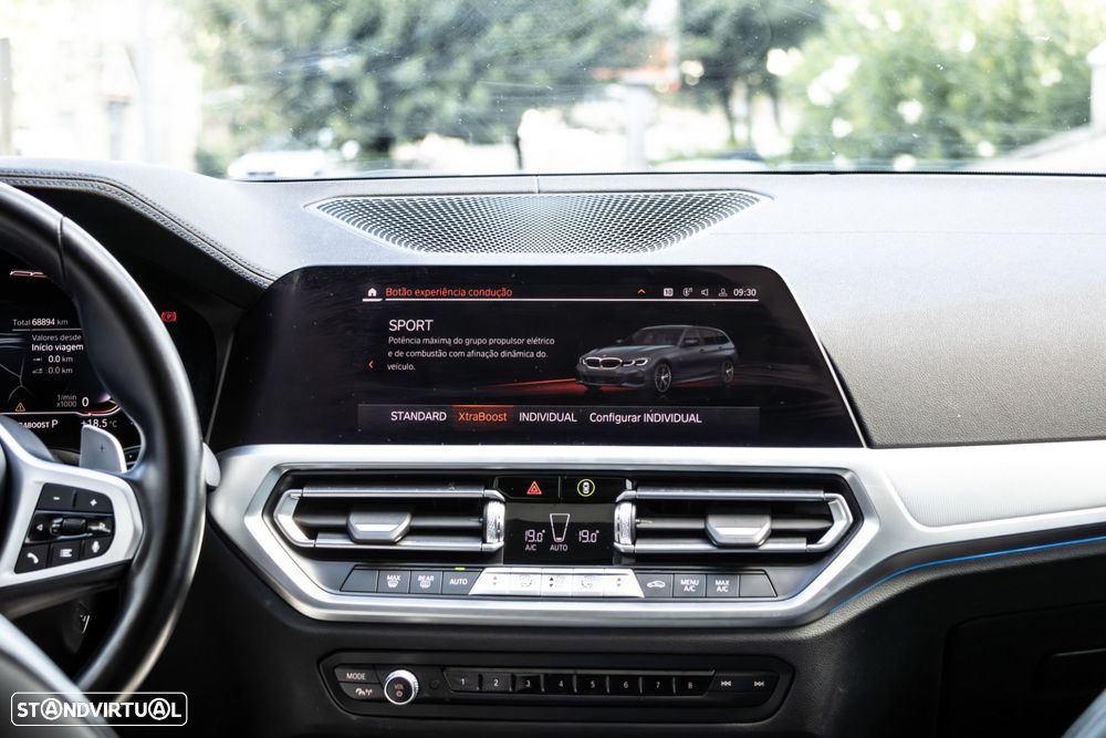 BMW 330 e Pack Desportivo M Pro Auto - 44