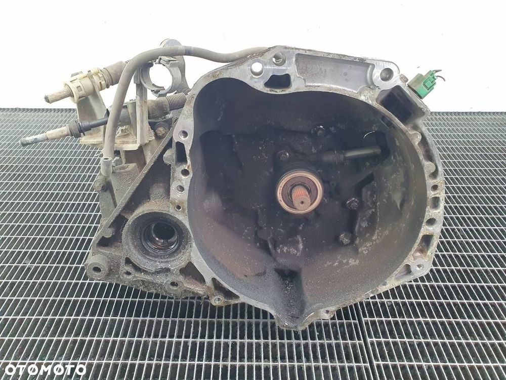 SKRZYNIA BIEGÓW MANUALNA 8200247902 NISSAN MICRA III K12 8200247902 - 1