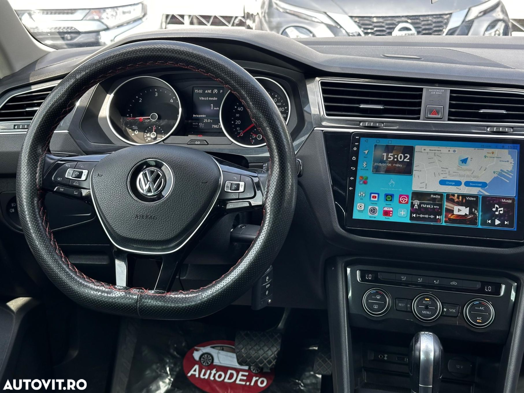 Volkswagen Tiguan - 9
