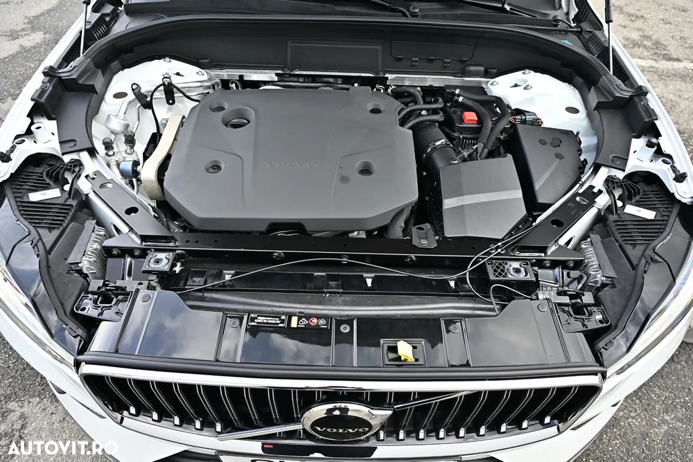 Volvo XC 60 B4 MHEV AT8 AWD Inscription - 39