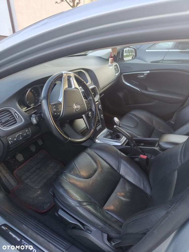 Volvo V40 D2 Momentum - 13