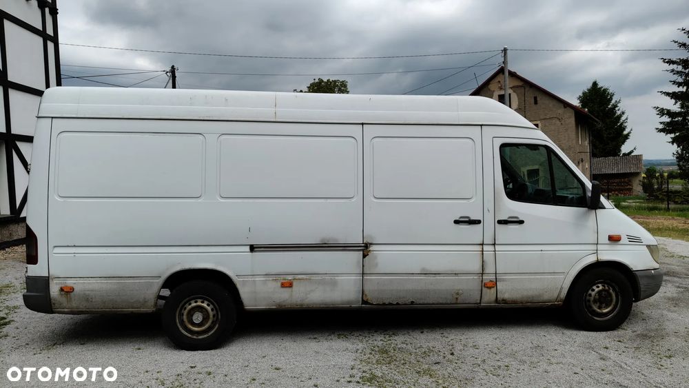 Mercedes-Benz Sprinter - 9