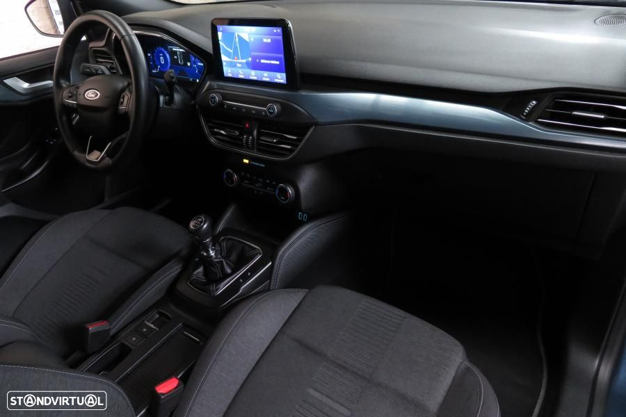 Ford Focus 1.0 EcoBoost Active X - 17