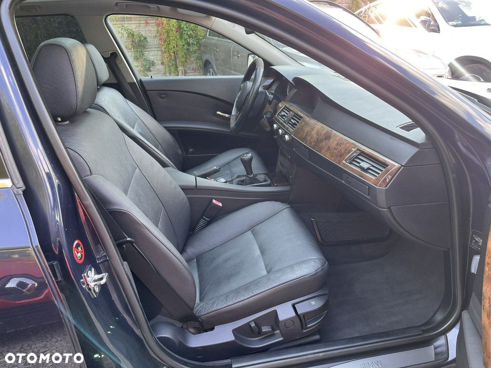 BMW Seria 5 523i Touring - 20