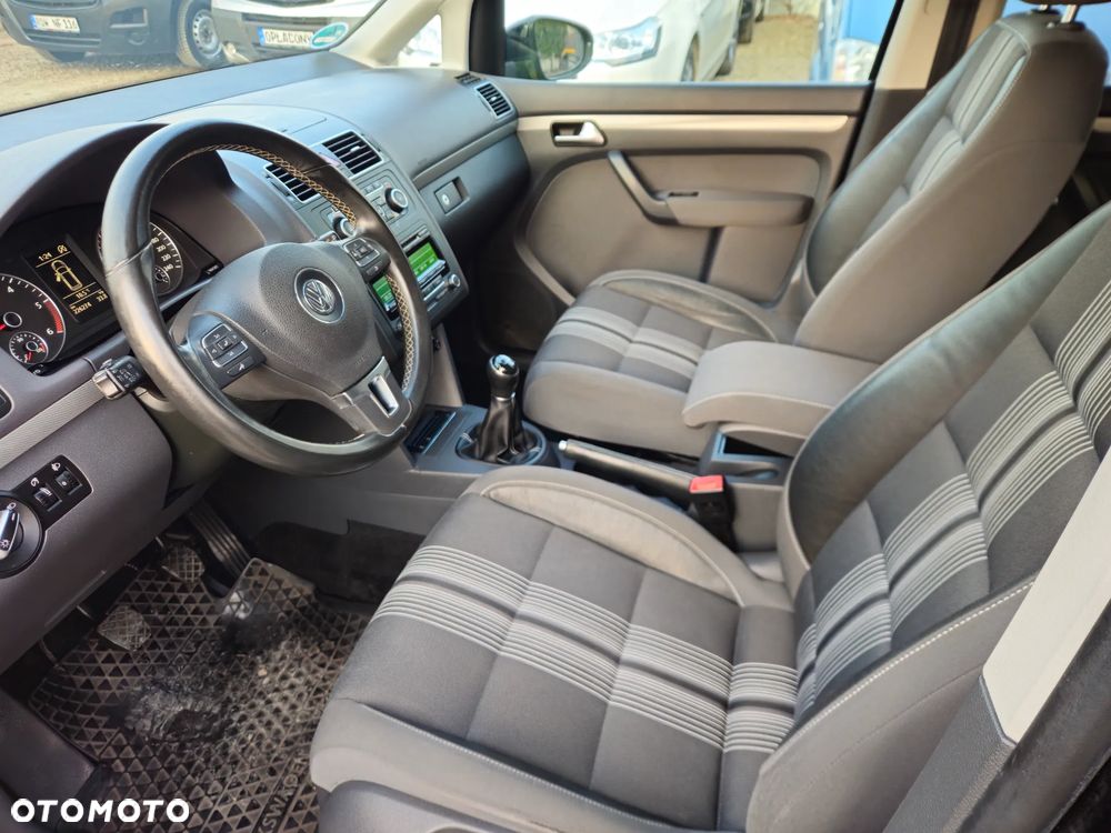 Volkswagen Touran 1.6 TDI DPF BlueMot Comfortline - 16