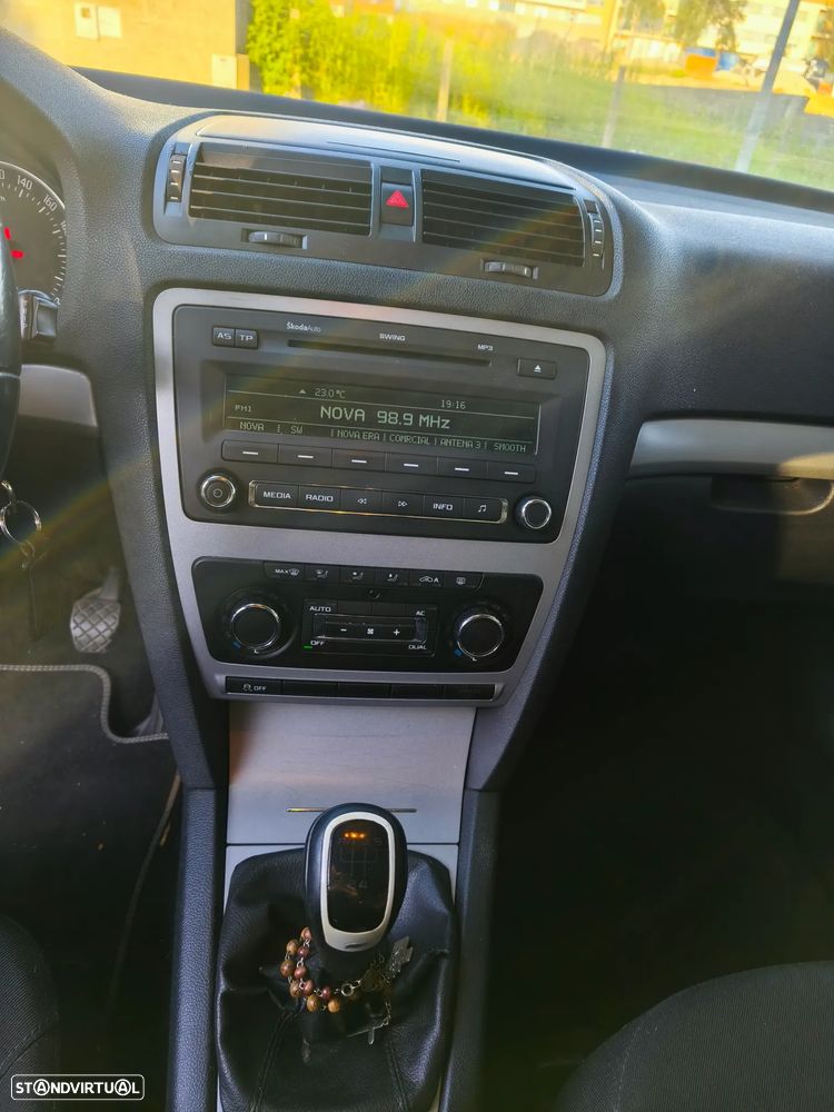 Skoda Octavia 1.6 TDI Greenline Conforto - 10
