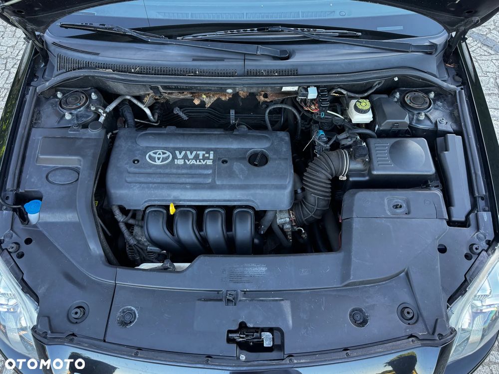 Toyota Avensis 1.8 VVT-i Executive - 37