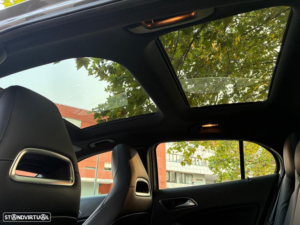 Mercedes-Benz GLA 250 4Matic 7G-DCT Style - 36