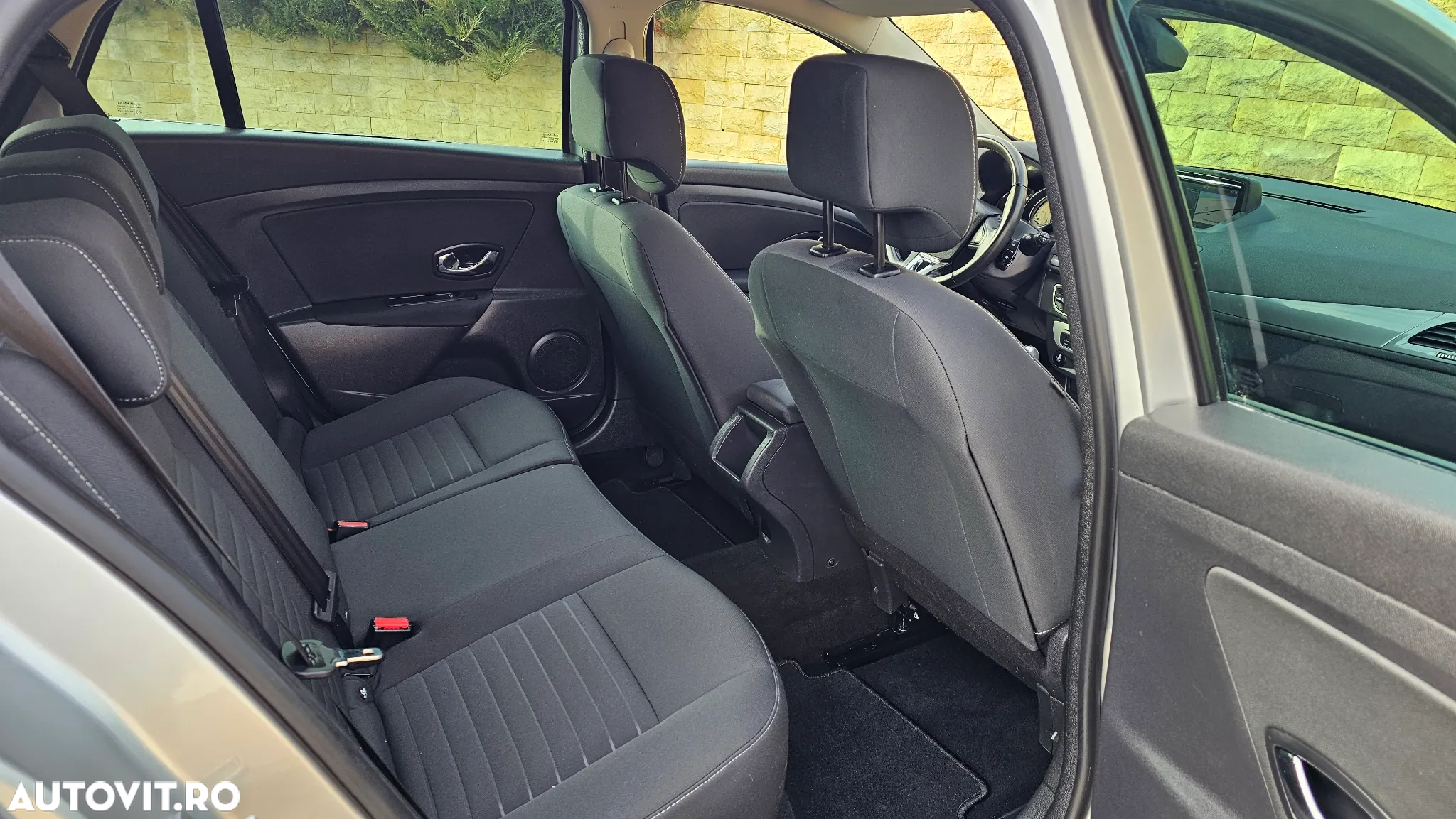 Renault Megane ENERGY TCe 130 LIMITED - 8