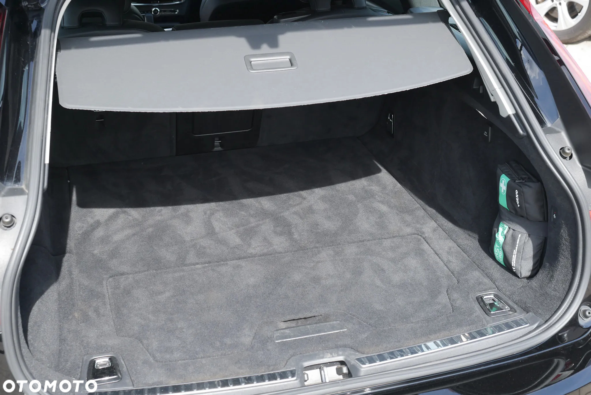 Volvo V90 T6 AWD Plug-In Hybrid Plus Bright - 25