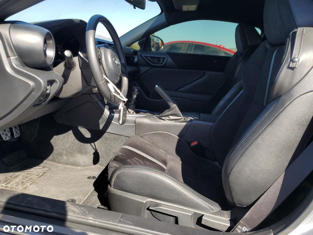 Toyota GR86 2.4 Dynamic - 8