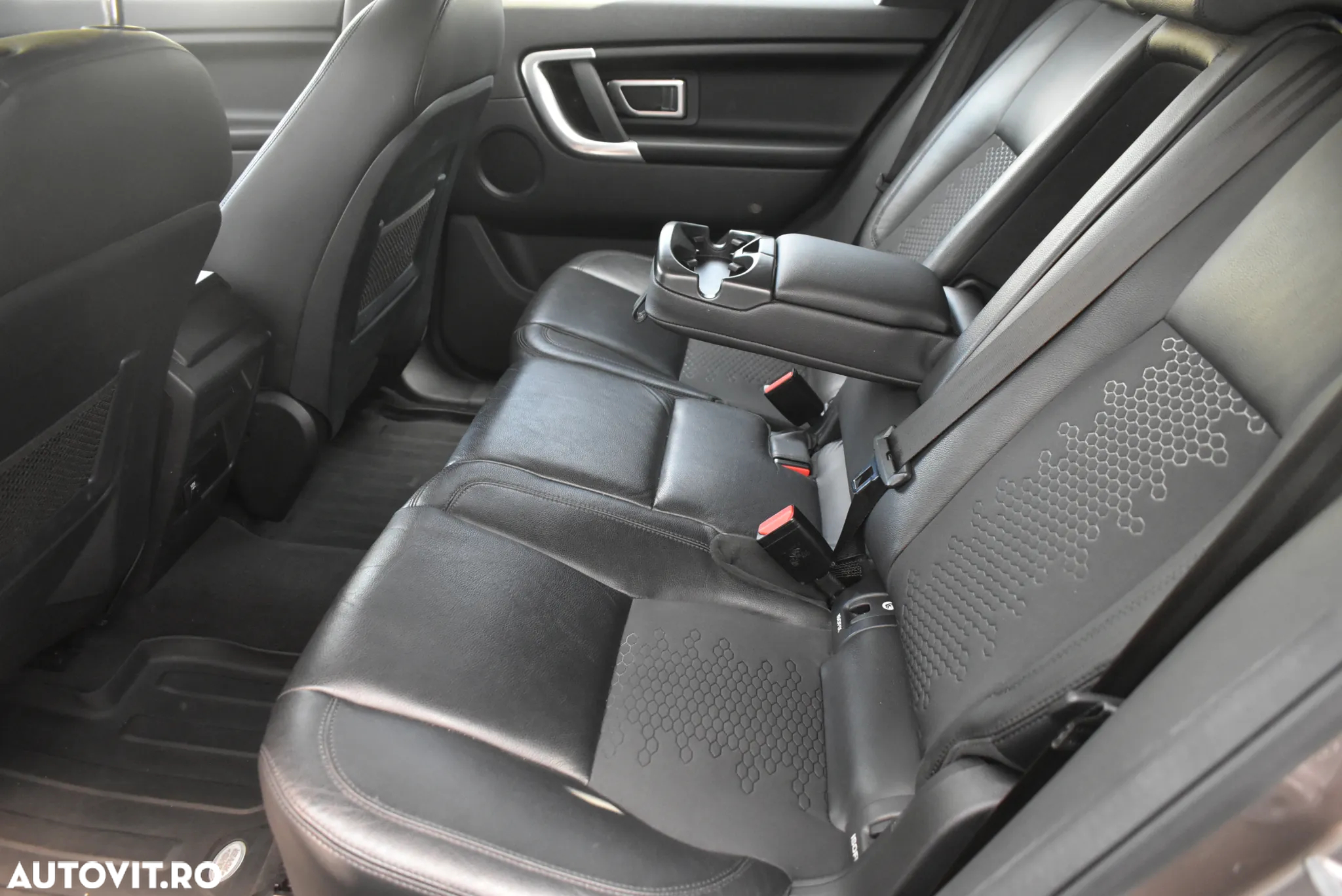 Land Rover Discovery Sport 2.0 l TD4 HSE - 7