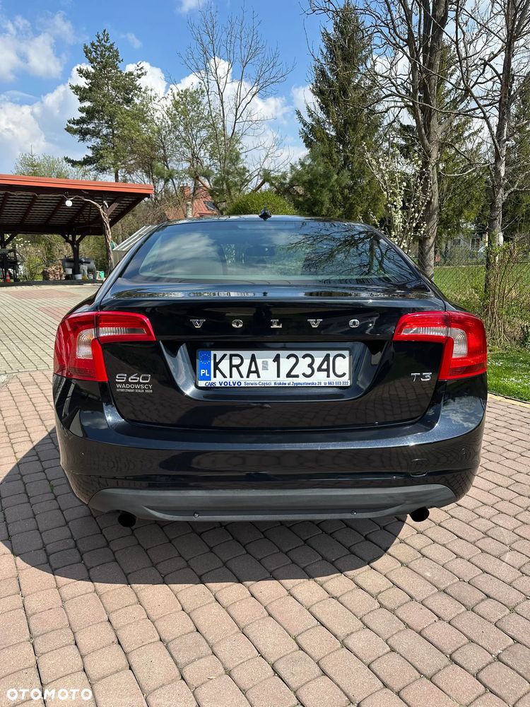 Volvo S60 T3 Momentum - 3