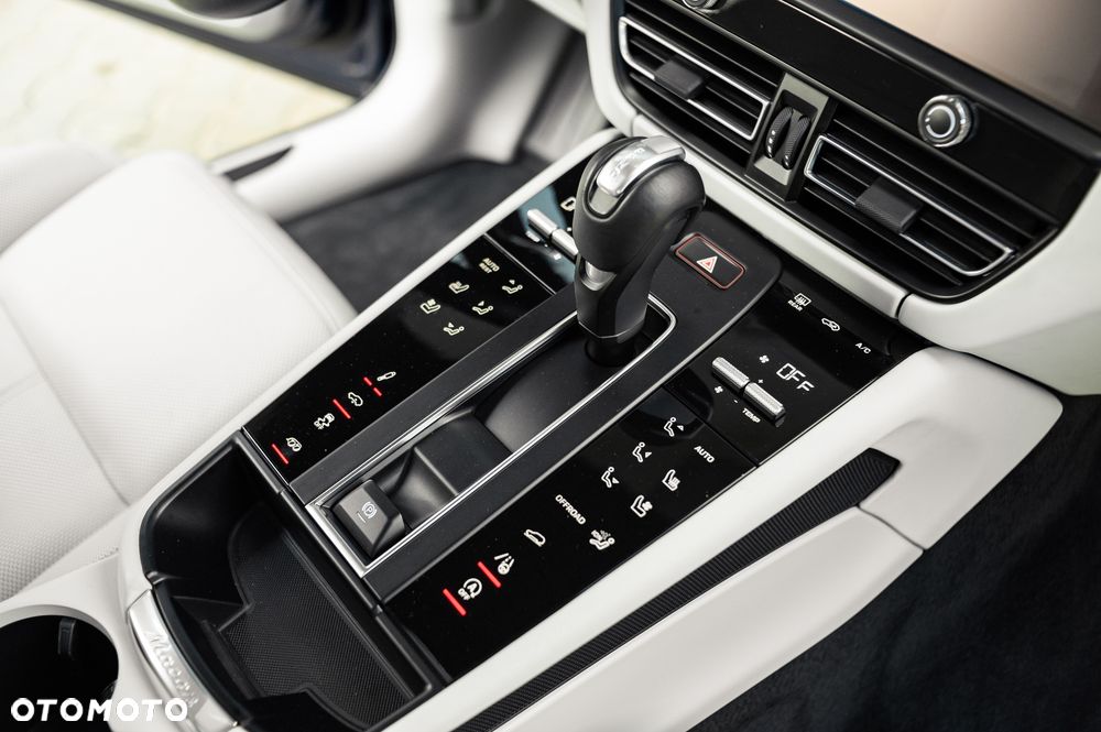 Porsche Macan - 17