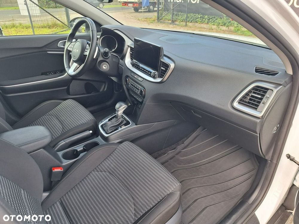 Kia XCeed 1.5 T-GDI M DCT - 24