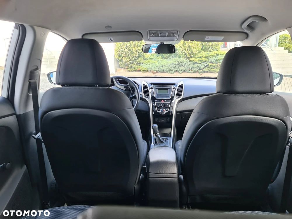 Mitsubishi Outlander 2.0 4WD Plug-In Hybrid Plus - 22