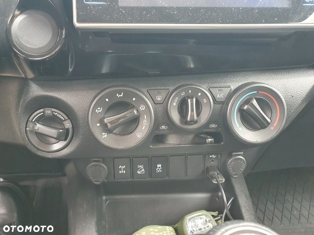 Toyota Hilux 2.4 D-4D Extra Cab DLX 4x4 - 20