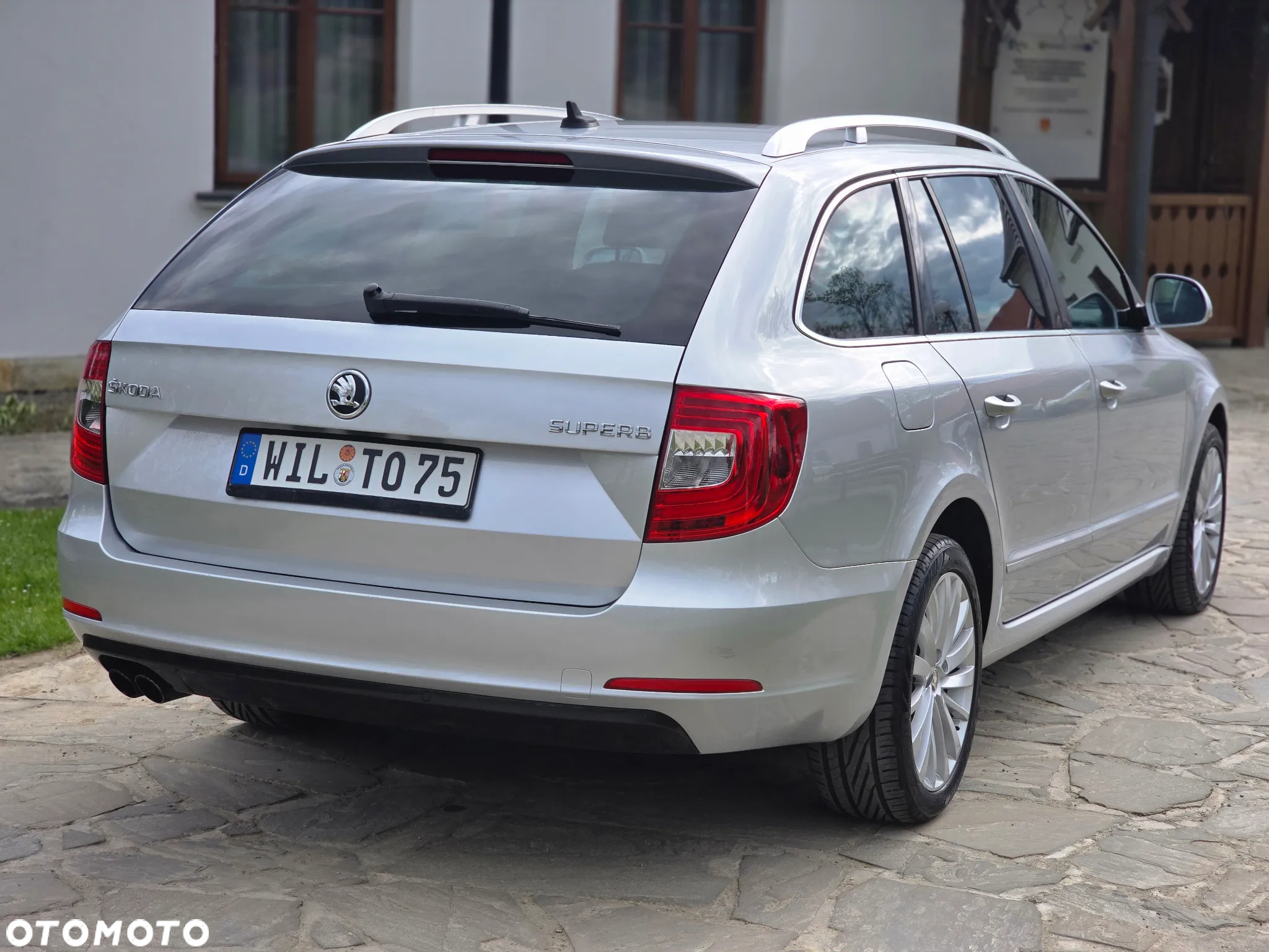 Skoda Superb 2.0 TDI Comfort DSG - 11