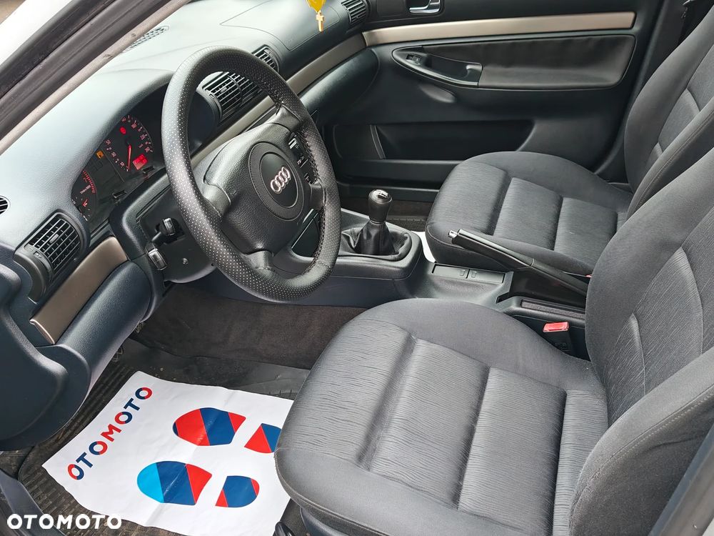 Audi A4 Avant 1.8 - 10