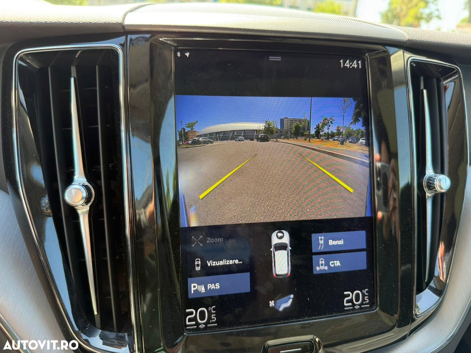 Volvo XC 60 T8 Twin Engine AWD Momentum Pro - 12