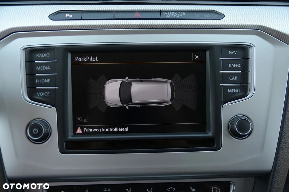 Volkswagen Passat - 35