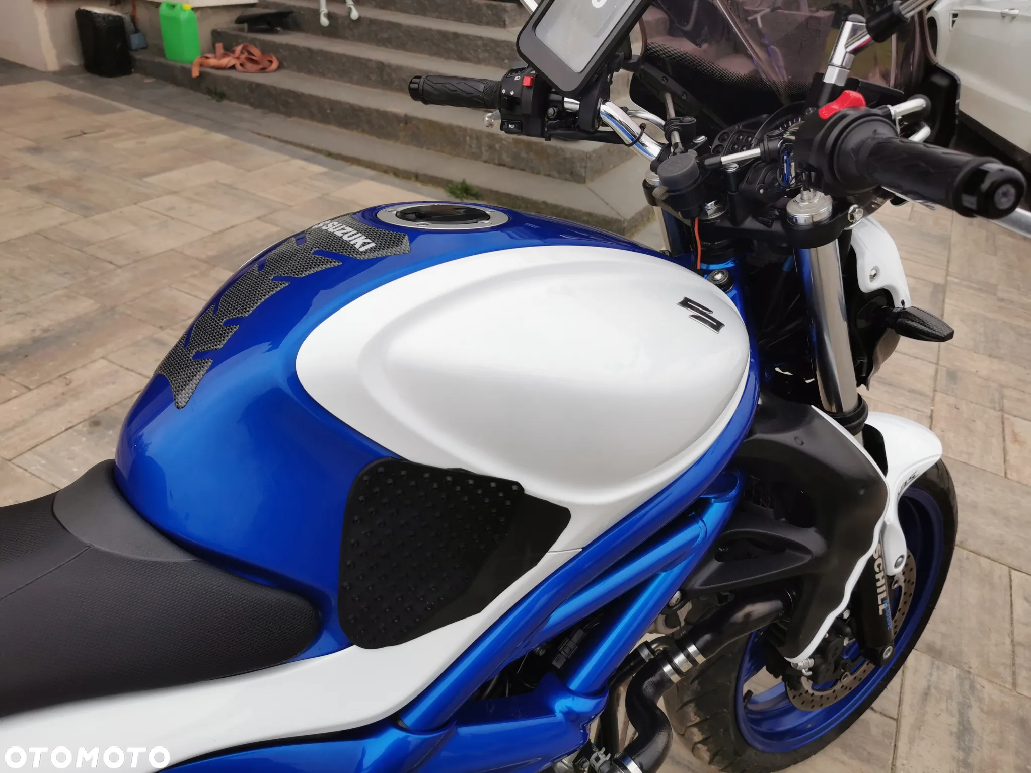 Suzuki Gladius - 19