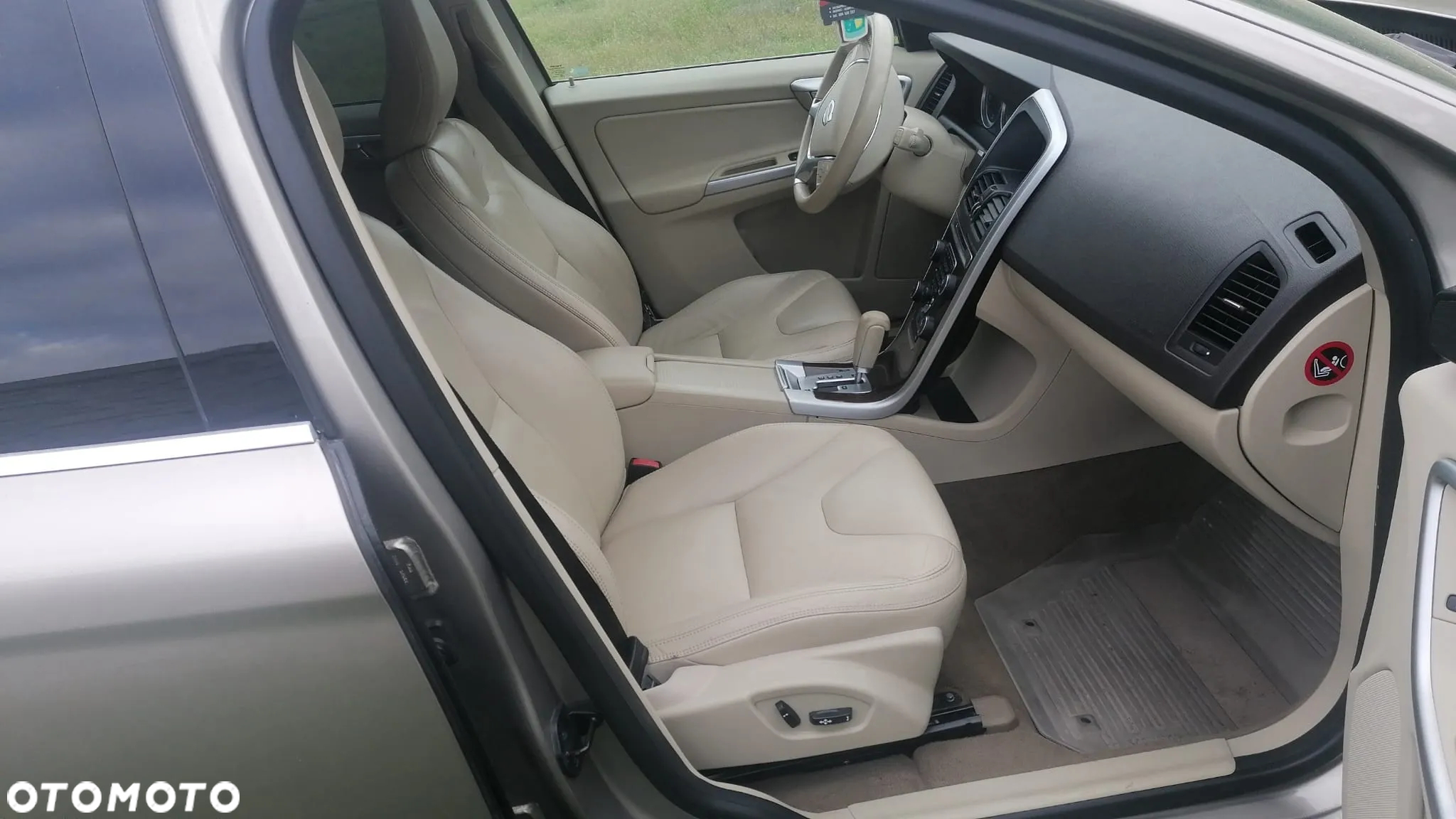 Volvo XC 60 T6 AWD Momentum - 19