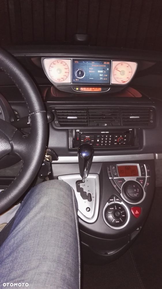 Peugeot 807 - 8