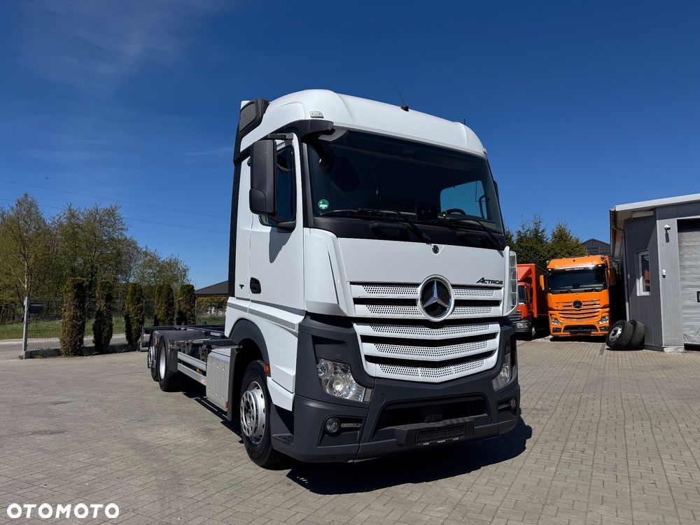Mercedes-Benz - 1