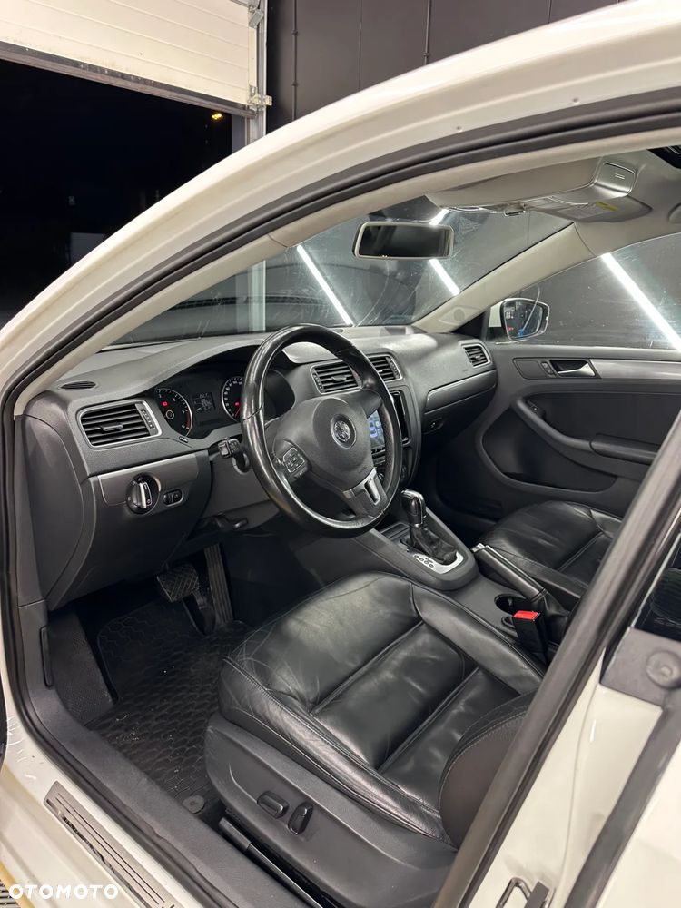 Volkswagen Jetta 2.0 TDI DPF DSG Highline - 18