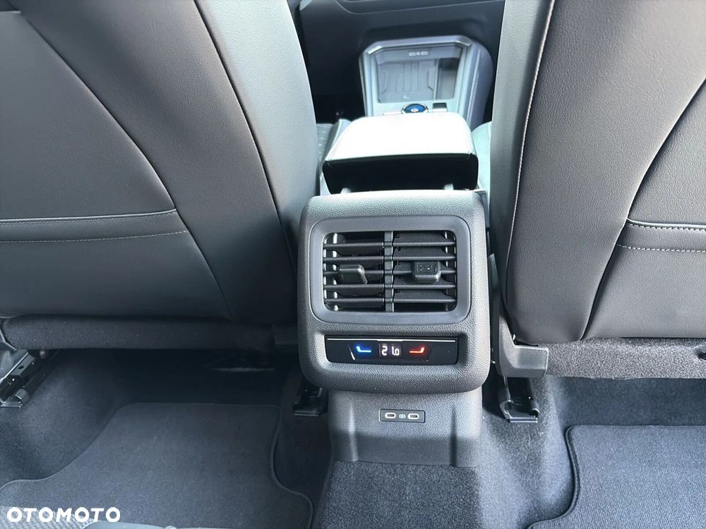Volkswagen T-Roc 1.5 eTSI R-Line DSG - 24