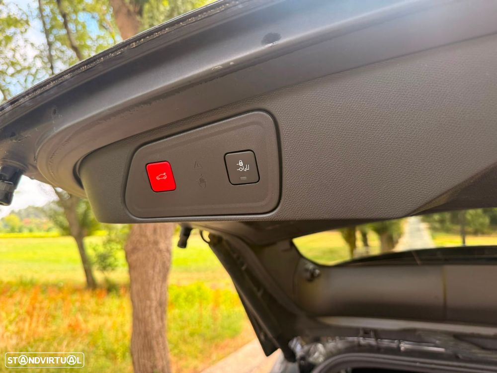 Peugeot 3008 1.6 Hybrid GT Pack e-EAT8 - 30